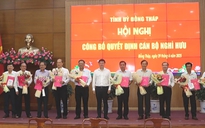 Ban giám đốc Sở GD-ĐT tỉnh Đồng Tháp và hơn 30 cán bộ tỉnh về hưu