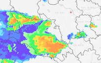 Hà Nội đón mưa lớn 'giải nhiệt' sau 2 ngày nóng trên 40°C