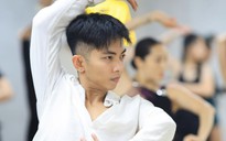 Showbiz 11.7: Phan Hiển đoạt 3 huy chương vàng; Trấn Thành: Tôi không phải ‘chồng quốc dân’