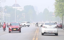 Bầu trời Hà Nội mù mịt từ sáng đến chiều