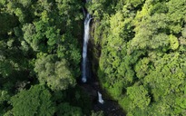 Phát hiện 2 thác nước nằm trong rừng sâu phía tây Quảng Ngãi