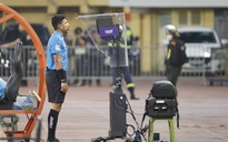 V-League tăng suất xuống hạng và... xe VAR: Không còn chuyện các đội 'tình thương mến thương'?