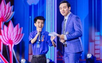 Chàng sinh viên khuyết tật mang tiếng Anh đến trẻ em vùng khó