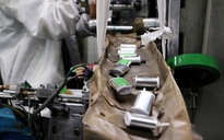 Trung Quốc tạo pin lithium tích hợp 'bình chữa cháy'