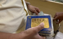 Giá vàng hôm nay 17.7.2025: Trong nước đứng yên, thế giới biến động mạnh