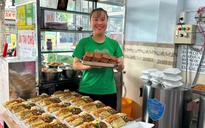 Phường mới ở TP.HCM: Thương sao những quán ăn bán giá 'gì kỳ'