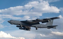 Máy bay chở khách suýt va chạm oanh tạc cơ B-52 tại Mỹ