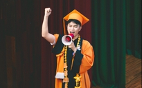 Sinh viên ‘chơi lớn’ trong lễ tốt nghiệp
