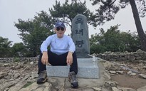 Ông Park đăng ảnh ngầu, trò cưng Văn Toàn nghịch ngợm với gợi ý 'dễ thương'