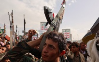 Houthi tấn công sân bay Israel, Iran tuyên bố cứng rắn