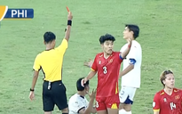 Hy hữu trong bán kết U.23 Việt Nam gặp Philippines: Trọng tài rút thẻ đỏ nhầm người
