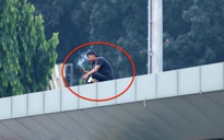 Nóng: U.23 Việt Nam bị ‘đột nhập’ buổi tập kín, ông Kim mời ra ngoài người lạ trên nóc nhà