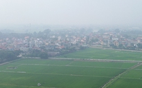 Vùng quê Hà Nội mịt mù trong ngày đứng đầu thế giới về ô nhiễm không khí