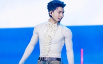 HIEUTHUHAI gây tranh cãi vì phần trình diễn bị nhận xét 'gợi dục'