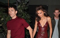 'Người nhện' Tom Holland và Zendaya hoãn đám cưới