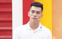 Cầu thủ Tiến Linh bật khóc khi kể về quá khứ