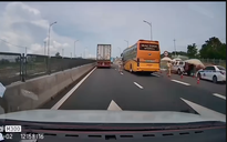CSGT ra giữa đường cao tốc dừng xe: Cục CSGT nói gì?