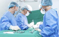 Đắp lá uống thuốc gia truyền trị bướu, ai ngờ bướu thòng xuống cổ, bít đường thở