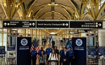 Mỹ không còn yêu cầu hành khách cởi giày tại cửa an ninh sân bay