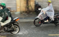 Miền Bắc mưa giông, miền Trung tiếp tục nắng nóng