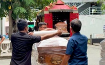 Nghề mai táng ở TP.HCM: Có những chuyện kỳ lạ sau cái chết