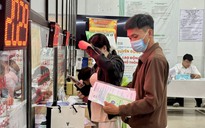 Đi nộp hồ sơ trợ cấp thất nghiệp: Bất ngờ cơ hội tìm việc mới ở TP.HCM