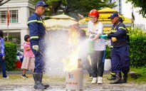 'Tôi đã căng thẳng khi bóp cò bình chữa cháy…'