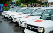 VinFast tặng 100.000 bộ decal Quốc kỳ Việt Nam mừng đại lễ 2.9