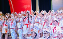 Chỉ huy Đội giỏi cùng theo bước chân những người anh hùng