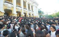 Khán giả ngất xỉu, BTC concert 'Việt Nam trong tôi' tạm ngừng phát vé