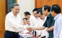 Bộ Chính trị cho ý kiến đề án nhân sự đại hội Đảng bộ Hà Nội, TP.HCM