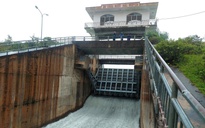 Bão số 5: Hà Tĩnh đồng loạt xả tràn 7 hồ chứa