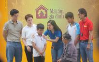 Hứa Minh Đạt nhận làm trợ lý, đưa vợ đi quay show thực tế
