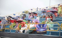 Khán giả quyết tâm đội mưa, BTC concert 'Việt Nam trong tôi' quyết định không hoãn