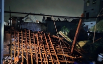 Lốc xoáy kinh hoàng: 1 người thiệt mạng, 225 nhà dân bị hư hỏng