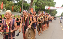 Quang Dũng, Văn Mai Hương đến Gia Lai cùng 'Đại ngàn tỏa sáng'