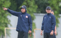 CLB CA TP.HCM chiêu mộ cựu sao trẻ Barca, 'đội mưa' tập luyện: Quyết thắng HAGL