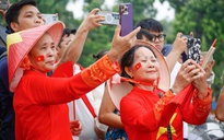 Người già, trẻ nhỏ nhận 100.000 đồng quà tặng Quốc khánh thế nào?