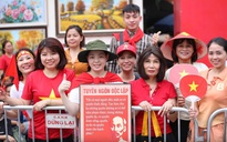 Kho bạc làm xuyên lễ để người dân kịp nhận quà