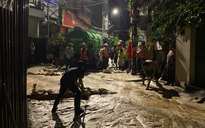 'Suối bùn' lại phun trào gần hầm ngầm metro Nhổn - ga Hà Nội