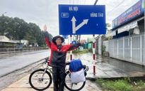 Chàng trai đạp xe từ TP.HCM ra Hà Nội để đón lễ Quốc khánh 2.9