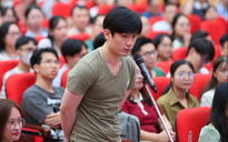 Có phải 'mọt sách thì khù khờ, không chú trọng ngoại hình'?