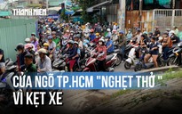 Người dân ‘khốn khổ’ vì kẹt xe dưới gầm cầu Bình Thuận