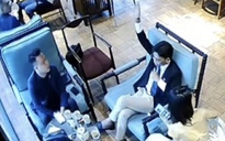 Vụ ‘tổng tài’ ra hiệu lệnh, nhân viên quán cà phê bị đánh: Bắt khẩn cấp 1 người