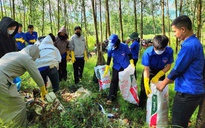 Hàng ngàn thanh niên thu gom rác để bảo vệ môi trường