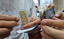Giá vàng miếng SJC trở lại mức 135 triệu đồng/lượng, thế giới tăng thẳng đứng