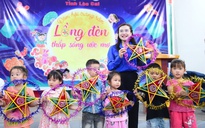 Mang trung thu đến làng Nủ thắp sáng ước mơ cho các em thiếu nhi