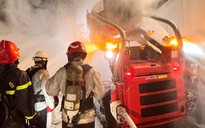 'Tiểu xe tăng' robot TAF35 chữa cháy của Công an TP.HCM