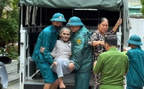 Nghệ An gấp rút sơ tán dân trước khi bão số 10 đổ bộ