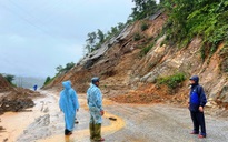 Cận cảnh bão số 10 gây sạt lở nghiêm trọng nhiều nơi ở vùng núi Đà Nẵng